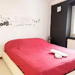 Cinque Maggio Di Fronte A E Ospedale Διαμέρισμα